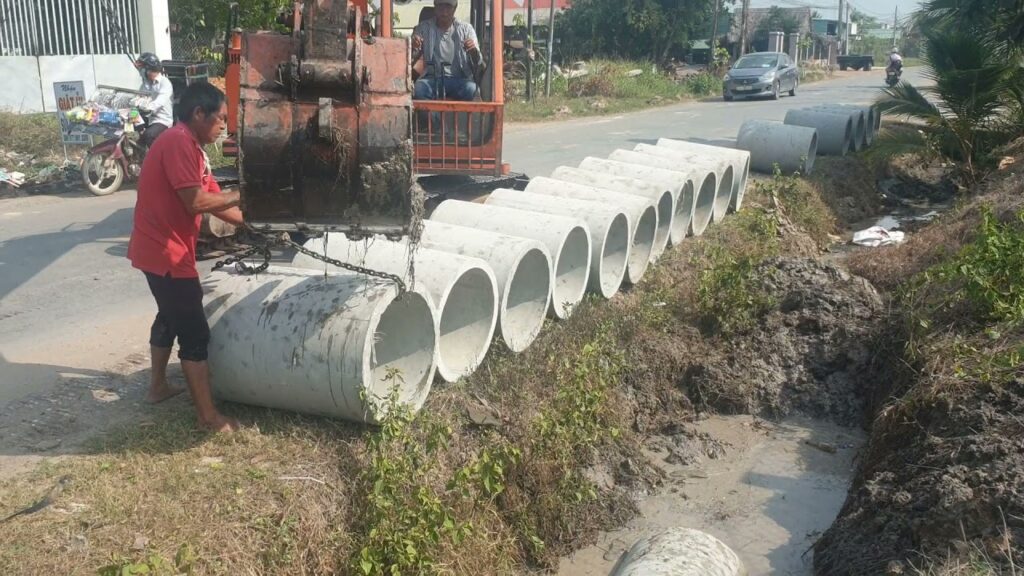 How to make sewers in a Vietnamese village The excavator works effectively |Làm cống ở quê Việt Nam